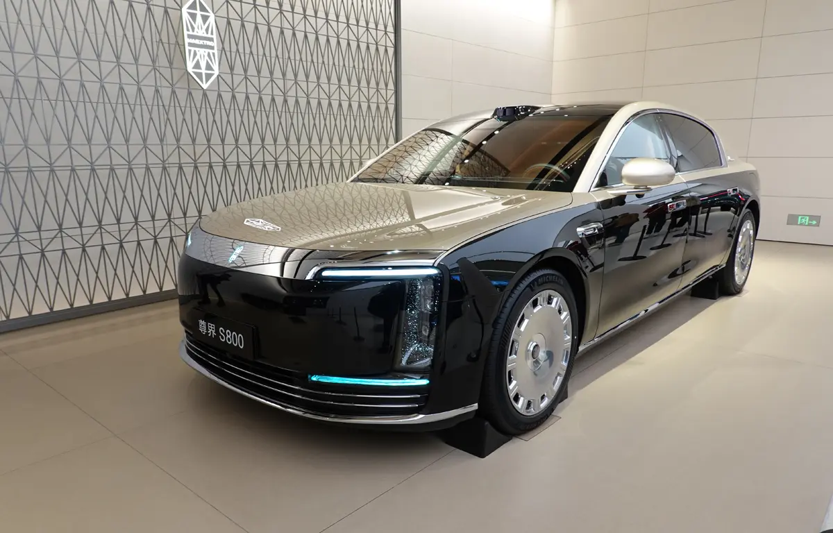 BMWとポルシェが中国で“完敗”。 「ファーウェイの電気自動車」が高級車試乗で首位に立ち富裕層を独占するという衝撃の事態へ