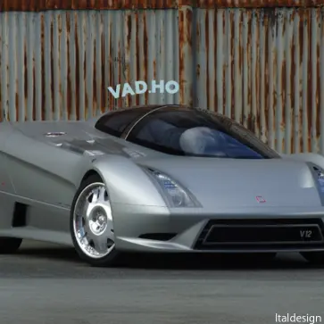 こんなコンセプトカーもあった。BMWとイタルデザインとの共同開発による「水素V12、タンデムシート、ジョイスティック操作」による「VAD.HO」