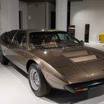 排気量わずか2.0L。1970-80年代、フェラーリとランボルギーニが「非力なV8」をあえて作った理由は何だったのか