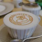 ルイ・ヴィトンのカフェ「ル・カフェ ヴィー」にて話題の「ショコラアントルメルイ・ヴィトン シグネチャー 」を食してみる。お値段3,900円ナリ