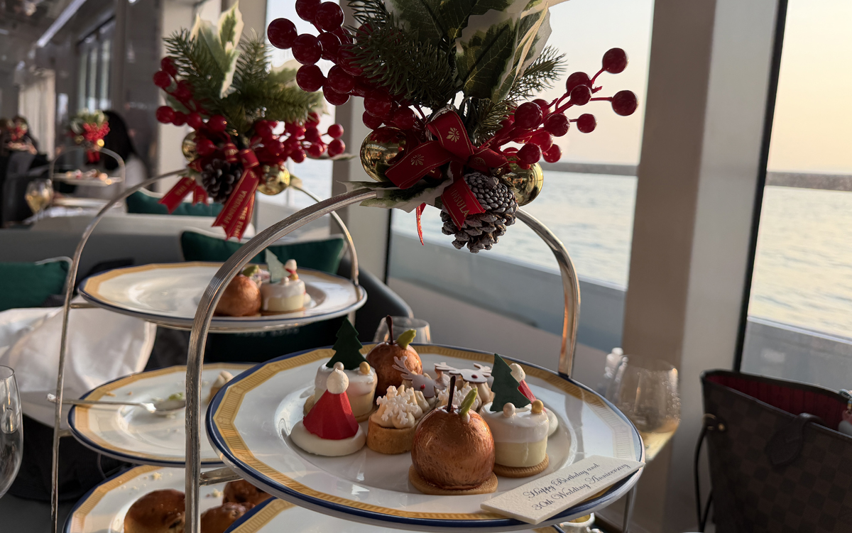 ヌン活ここに極まれり。ペニンシュラ香港とスターフェリー「アフタヌーンティークルーズ」後編。夕焼けの中での船上アフヌンはこれ以上ない至福のひととき【動画】