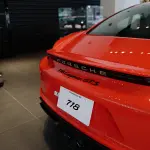 ポルシェ、次期「718」に内燃機関モデルを緊急追加。EV専用プラットフォームを逆設計し「ICE対応」とする衝撃の戦略