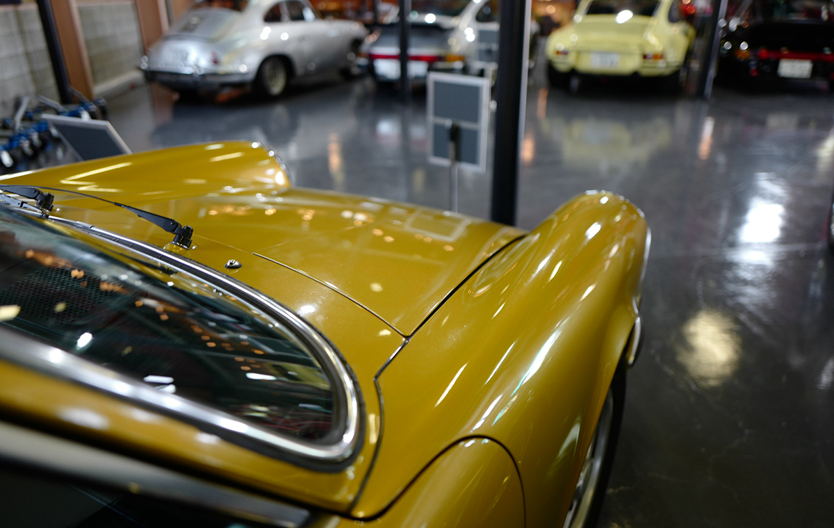 【伝統の終焉】ポルシェはなぜ「空冷」を捨て「水冷」に切り替えたのか?911の運命を変えた3つの必然