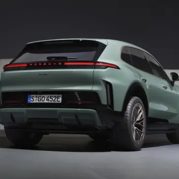 新型カイエンEVは「史上もっとも重い」ポルシェ。それでもポルシェが「重量は気にする必要がない」と語る制御技術とは