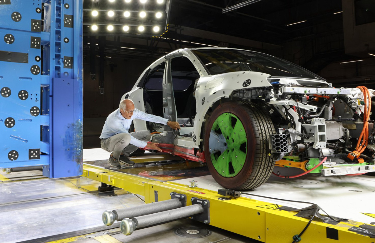 耐久性は内燃機関に匹敵。ポルシェが挑む「EVバッテリー寿命30万km」を実現する設計思想