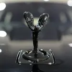 【生誕150周年】ロールス・ロイスの「魂＝スピリット・オブ・エクスタシー」をデザインした男、チャールズ・サイクスの遺産とは