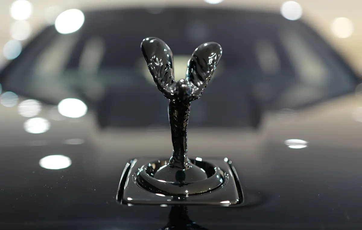 【生誕150周年】ロールス・ロイスの「魂＝スピリット・オブ・エクスタシー」をデザインした男、チャールズ・サイクスの遺産とは