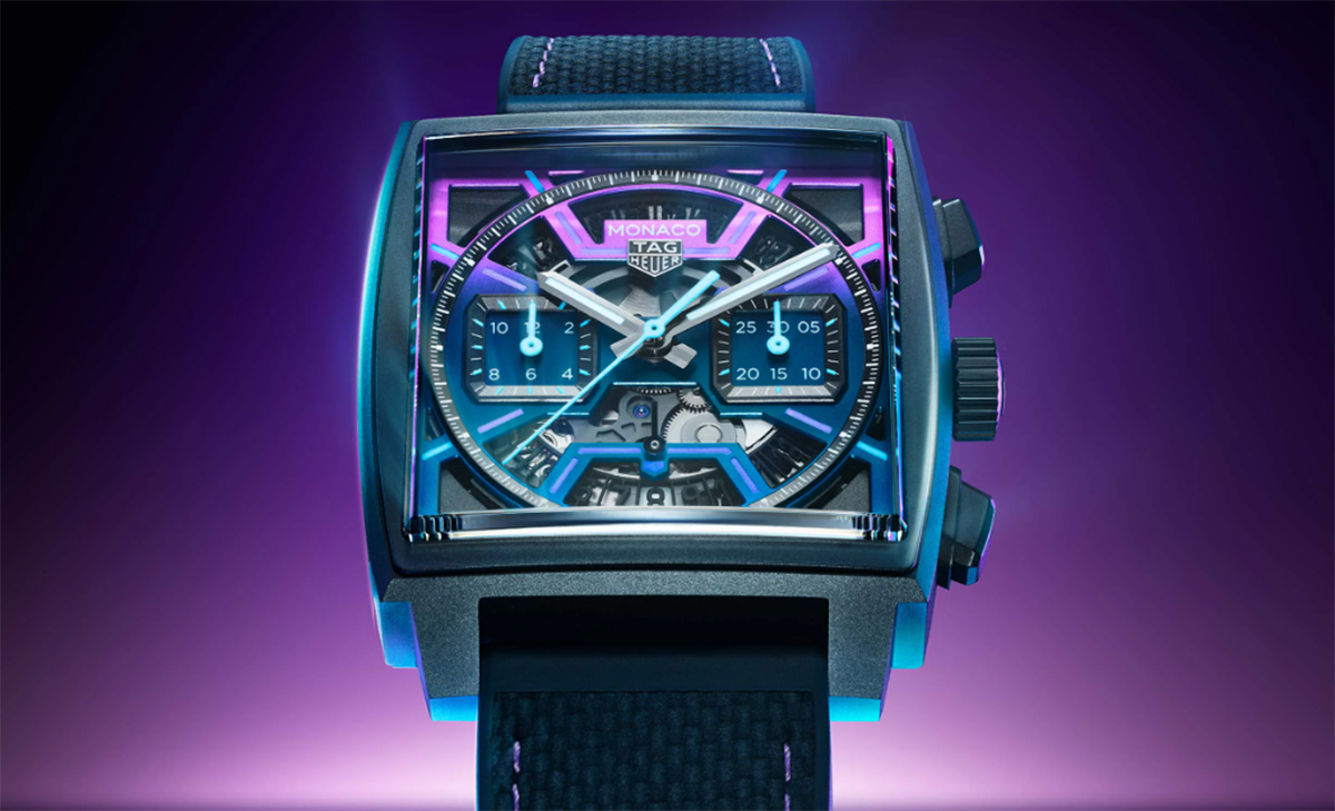 タグ・ホイヤーより「F1のナイトレース」をイメージしたモナコが限定発売。ネオンを模したカラーリング、そしてスケルトンケースバックは「ハーフミラー」