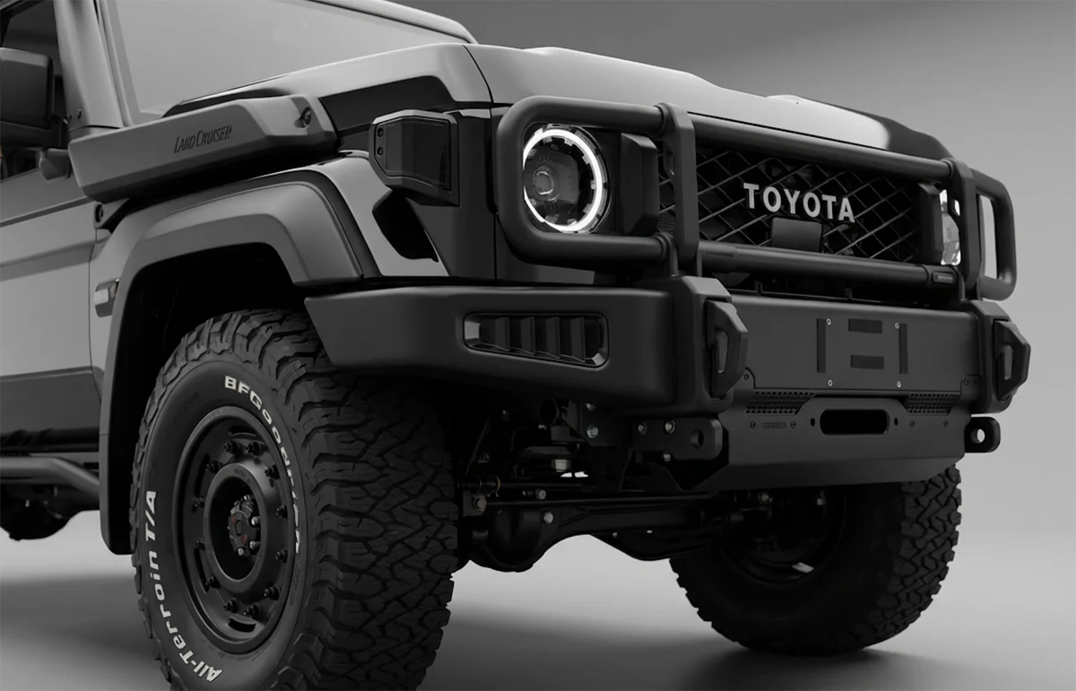 トヨタ・ランドクルーザー70が超高級セレブ仕様に大変身。カーボンにアルカンターラを使用し価格は「2000万円オーバー」