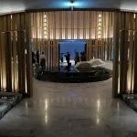 ウォルドーフ・アストリア大阪「滞在記（4）」。素材だけではなく「仕上げ」も素晴らしい客室（デラックスキングルーム）はこんな感じ【動画】