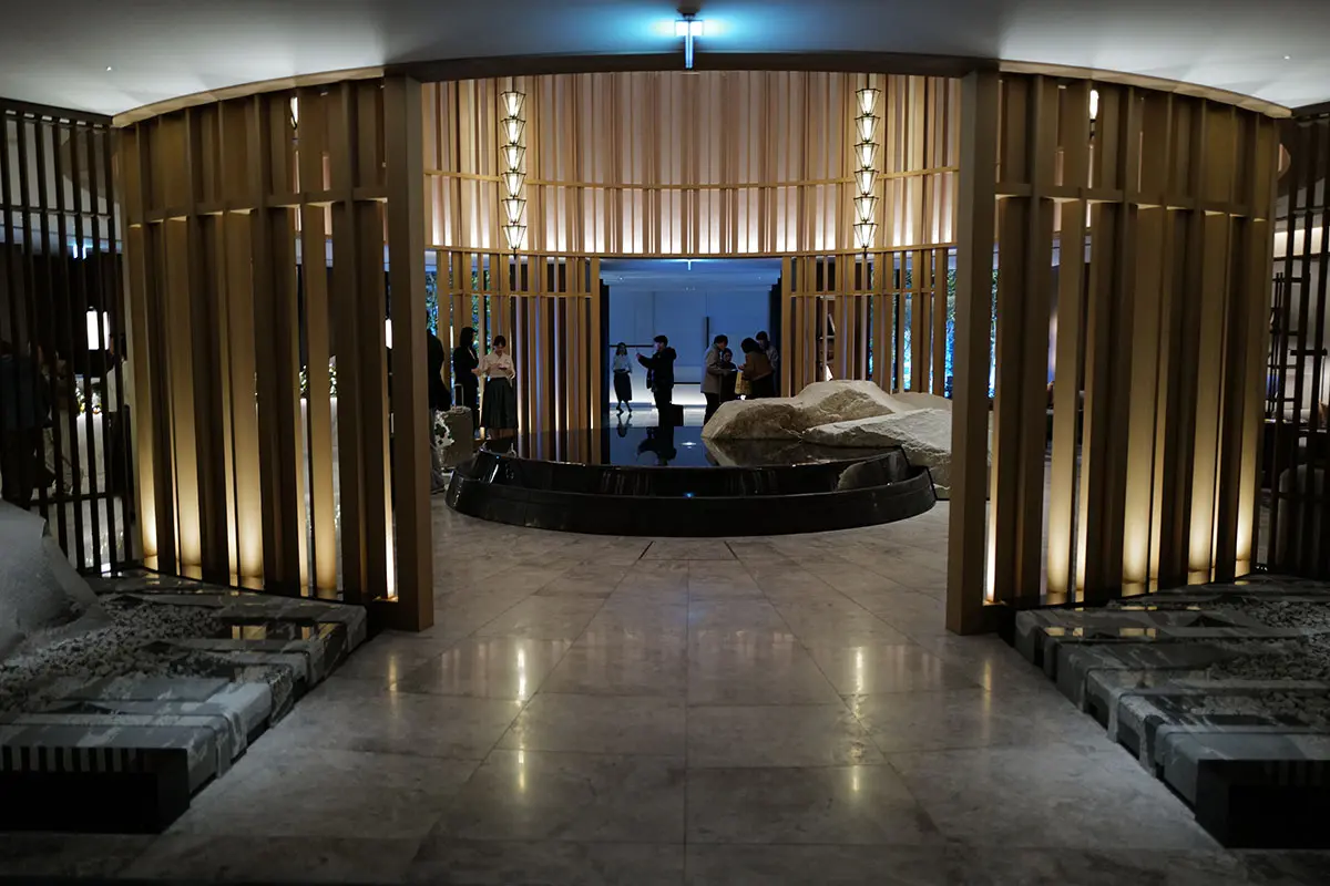 ウォルドーフ・アストリア大阪「滞在記（4）」。素材だけではなく「仕上げ」も素晴らしい客室（デラックスキングルーム）はこんな感じ【動画】