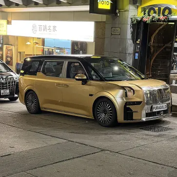 現在香港では「マンション火災」の影響にて一部イルミやイベントが自粛中。高級車が多いのは相変わらず、そしてミニバンの強さは健在なるもトヨタがシェアを奪われジーカーの勢力が拡大中