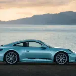 【美しき島へ捧ぐ】ポルシェ 911 カレラT "フォルモサ"：台湾の絶景を走る特注の芸術品。やはり「白ホイール」は今後のトレンドに？