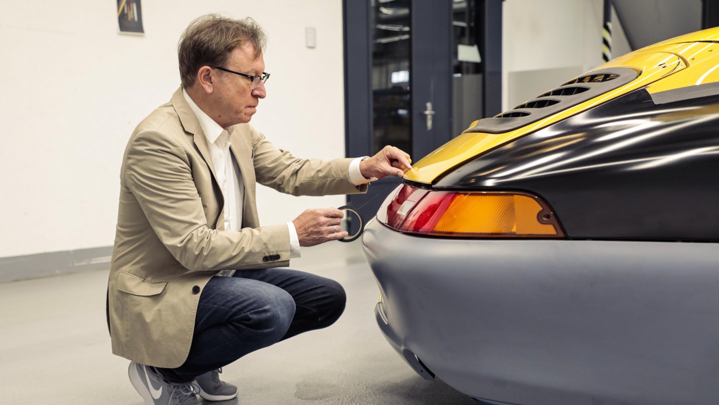 36年の軌跡: ポルシェの夢を形作り続けたデザイナー、グラント・ラーソンが引退へ。ボクスター、カレラGTのデザインを手掛ける