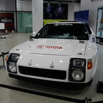 トヨタが「MR2後継」新型ミッドシップスポーツ開発を公式に認める。2.0Lターボ×4WDで「走りの歴史」が再び動く