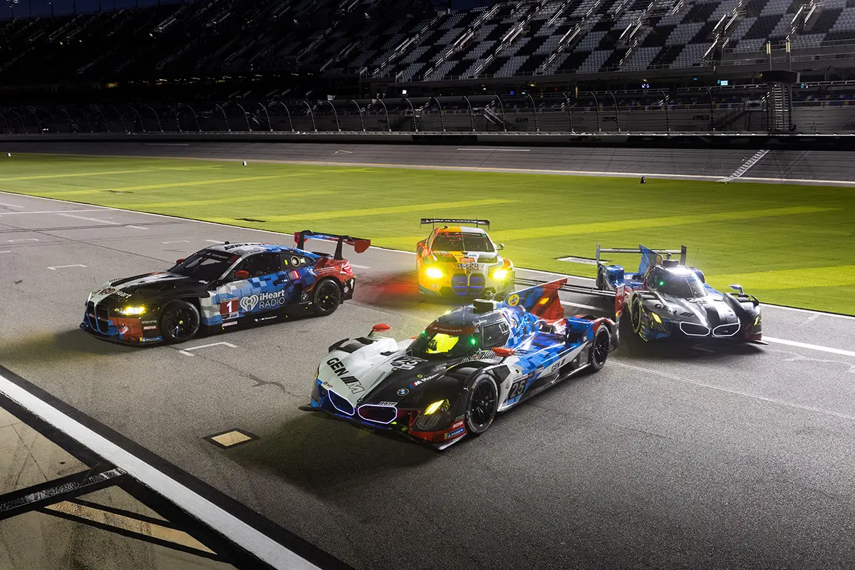 BMWがデイトナに放つ「究極の刺客」。2026年開幕戦で新型M Hybrid V8が覚醒か。あわせてM4 GT3 EVOなど今シーズンを戦う布陣を公開