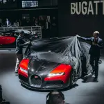 ブガッティが放つ「F.K.P. オマージュ」がパリへと降臨。「アルティメット・スーパーカーガレージ」にて実車が世界初公開