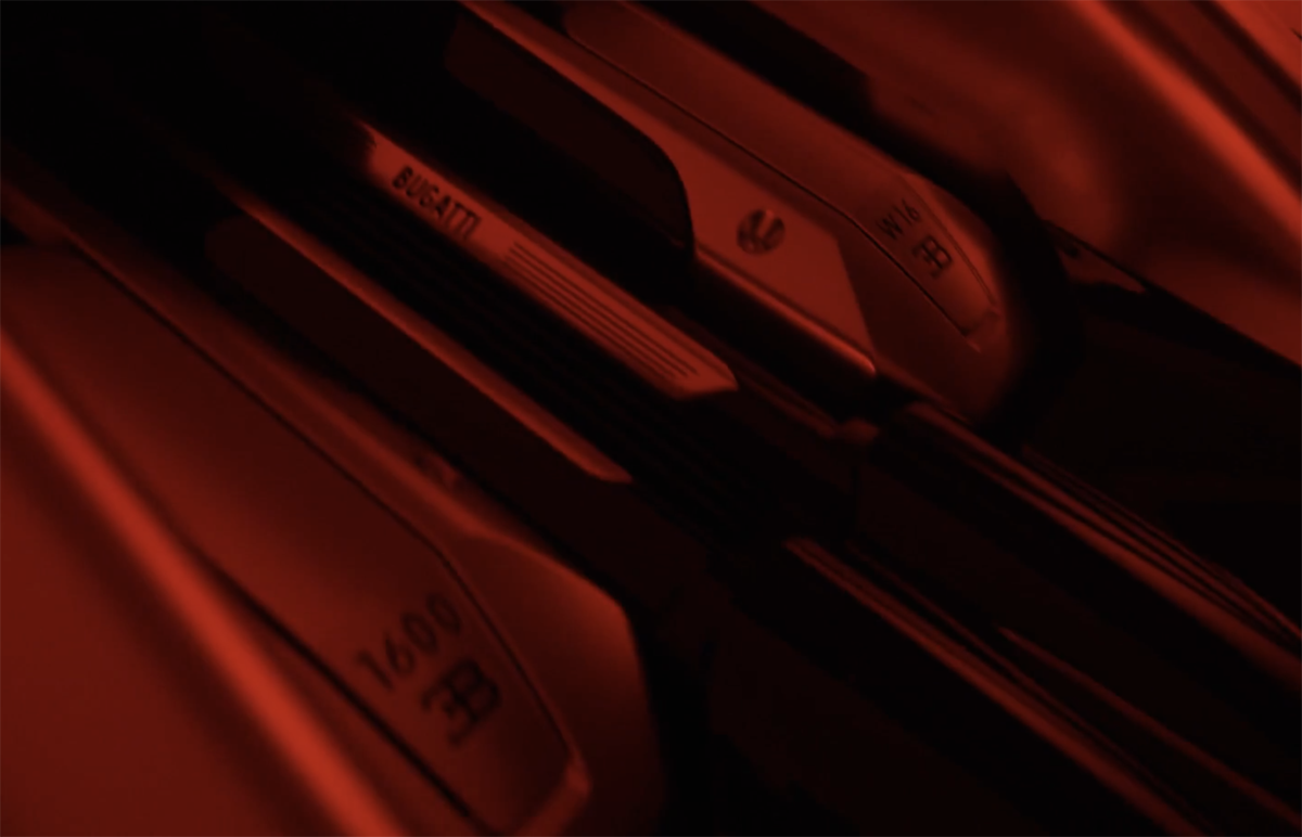 【伝説の再来】ブガッティが「ヴェイロン」オマージュと見られるワンオフモデルを1月22日に発表。30億円超の究極芸術「ソリテール プログラム」とは