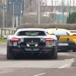 フェラーリ296GTBの「後継」モデル？その姿を捉えた動画が公開に。今ひとつ盛り上がらないV6ミドシップではあるが、フェラーリはどのような「回答」を用意してくるのか【動画】