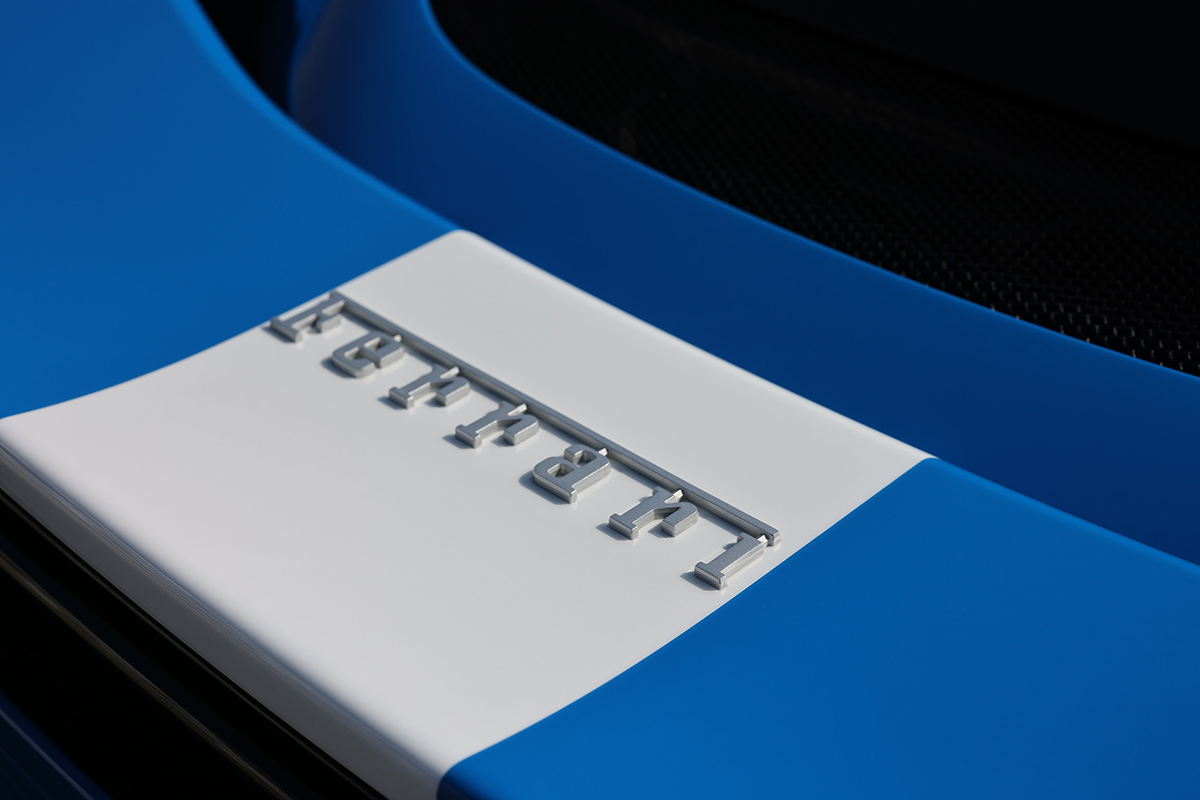 最近のフェラーリはずいぶん「カスタム」に寛容？かつては自由度が存在しなかった「跳ね馬」「Ferrariバッジ」のカラーや仕上げの選択範囲が拡大中