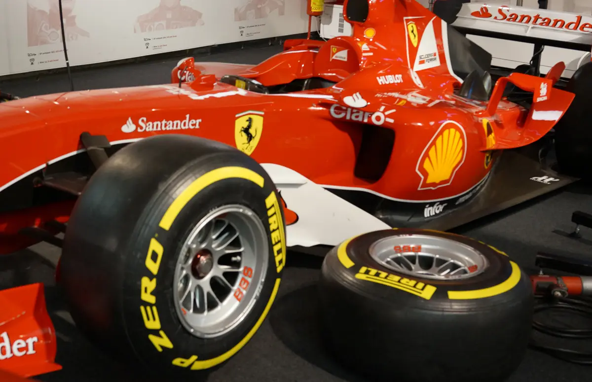 フェラーリ×BBSジャパンが再タッグ。両者が提携を発表、2026年には伝説の「最強の足回り」が帰ってくる。日本の技術でフェラーリを「世界一」に