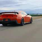 【うっかり？やらかし？】レッドブル公式動画に映り込んだ謎の「マスタング ダークホース SC」なる新型車。GT500復活の予兆か？