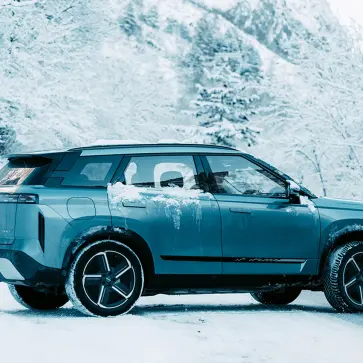 本家超えの「爆売れ」。イギリスにて“小さい中華レンジローバー”こと「JAECOO 7」がレンジローバーよりも売れる怪奇現象