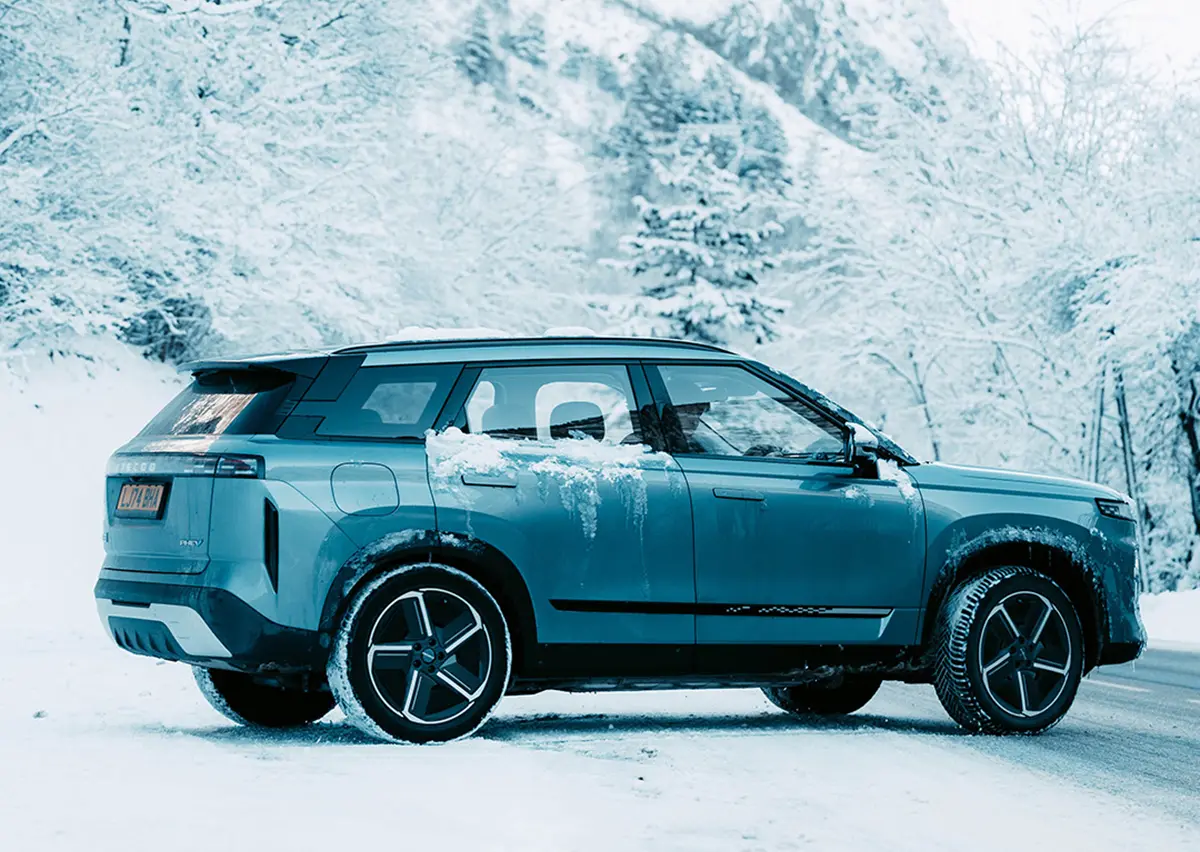 本家超えの「爆売れ」。イギリスにて“小さい中華レンジローバー”こと「JAECOO 7」がレンジローバーよりも売れる怪奇現象