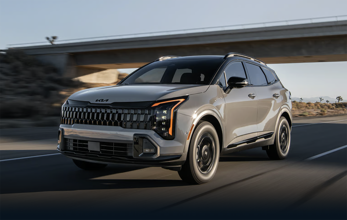 そんなに需要あるのか・・・。新型キア・スポルテッジのボディカラー15色のうち11色が「白・黒・グレー」。色の違いが微妙すぎてもう見分けがつかない