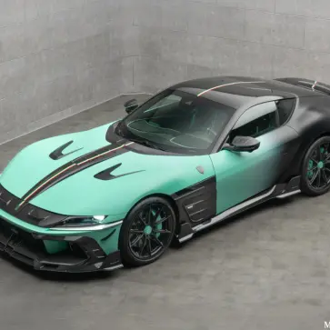 「中東らしい」マンソリー仕様のフェラーリ12チリンドリ。内装は「スターライナー」はじめ”あちこちが光る”仕様、「光る」ことへの需要は少なくないようだ