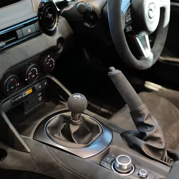 現在、どれくらいの人が「MT」を選んでいるのか？ポルシェ、トヨタ、マツダ等での「マニュアル比率」を見てみよう。なおBRZは驚異の「90％」