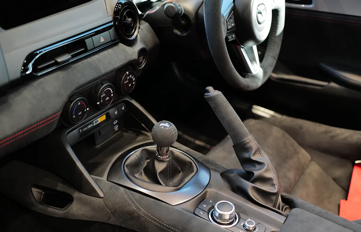 現在、どれくらいの人が「MT」を選んでいるのか？ポルシェ、トヨタ、マツダ等での「マニュアル比率」を見てみよう。なおBRZは驚異の「90％」