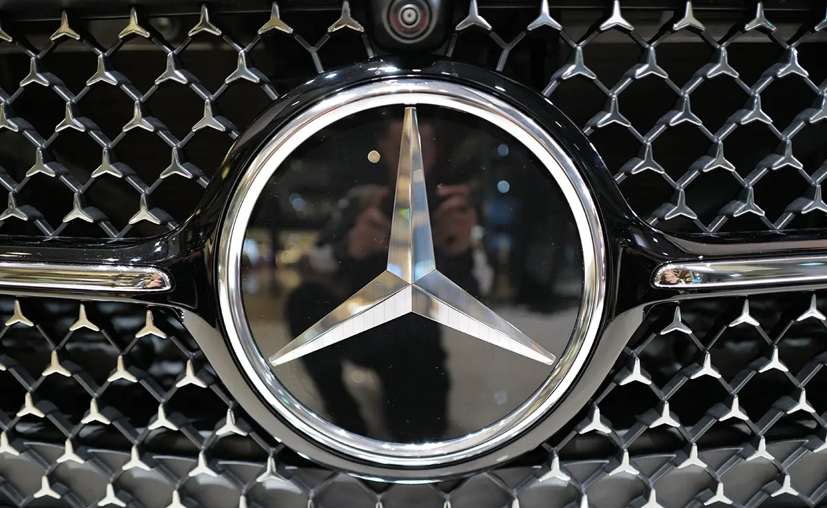【2025年決算】メルセデス・ベンツ、BMWに屈す。Gクラスの販売が「過去最高」でも補えなかった「2つの誤算」