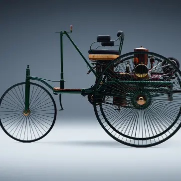 メルセデス・ベンツ140年の軌跡｜伝説の「誕生」から「世界記録」、そして未来へ向かう歴史を振り返る