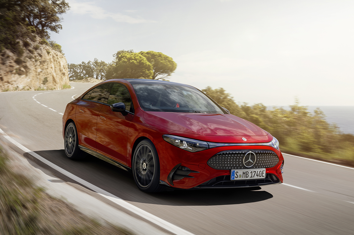 新型電気自動車、CLAが「最も安全なクルマ」に認定。メルセデス・ベンツが証明した”命を守る”140年の執念とは