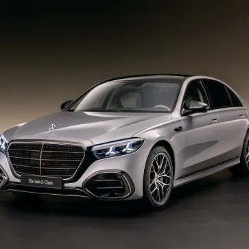 【絶対王者】新型メルセデス・ベンツSクラスが劇的進化。グリルは20％巨大化、「シートベルトまで暖める」おもてなしにてBMW・レクサスを突き放す