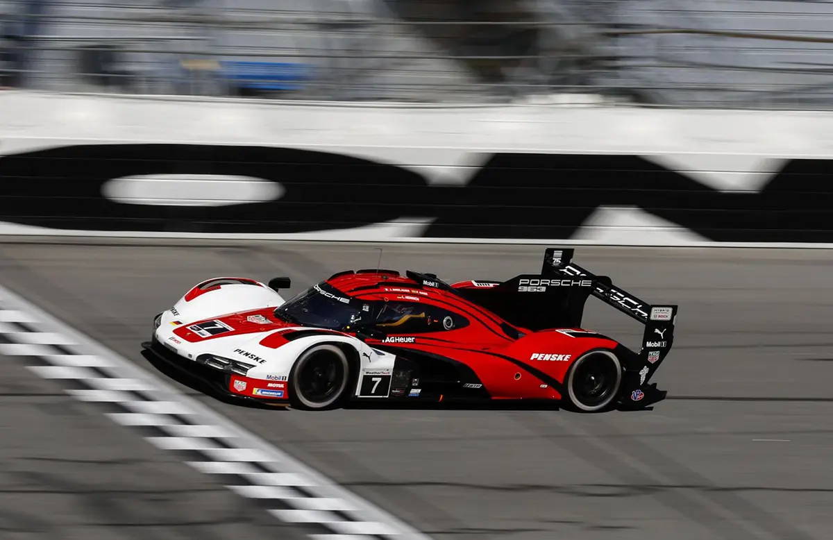 ポルシェ963がデイトナ公式テストを圧倒し「3連覇」と「75周年」に向け最高のスタートを切る。911GT3 Rも実戦投入され「2026年シーズンに向けての準備」が整う