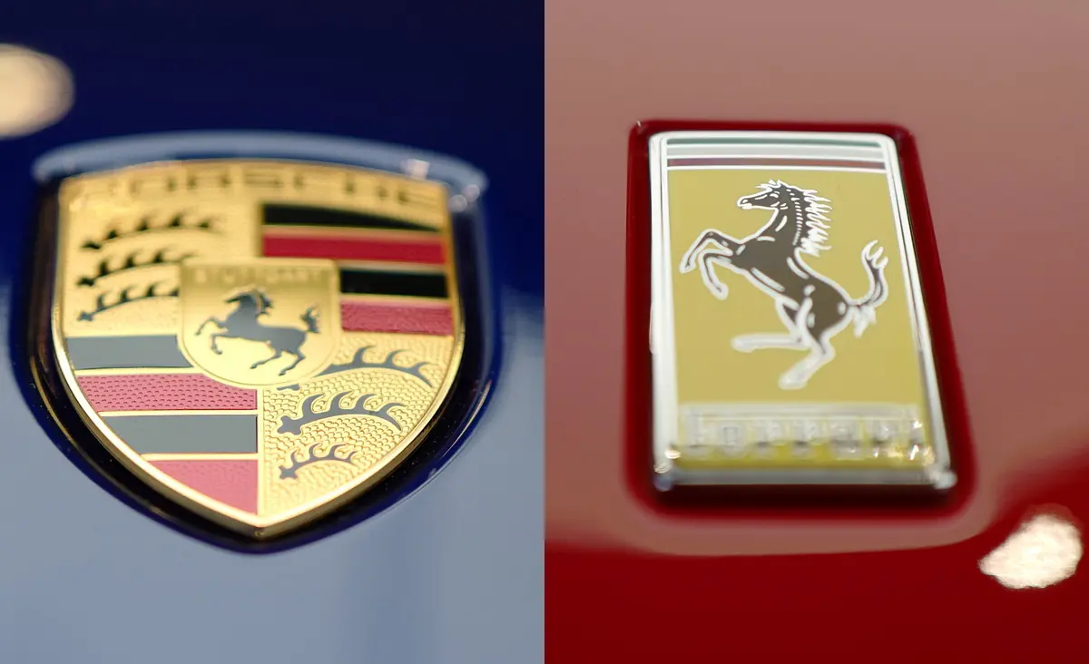 なぜポルシェとフェラーリはエンブレムに「同じ馬」を使用しているのか？そのロゴに隠された「歴史ミステリー」とは