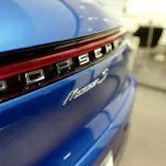 ポルシェ前CEOが「マカンのガソリン車廃止は間違いでした」と異例の告白。2028年に実質的後継をもって“復活”へ