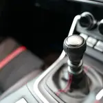 スバルが擬似MT特許を出願。EVでも“バッコン”とシフトチェンジでき、シフトミス時の「気まずさ」までをも再現するもよう