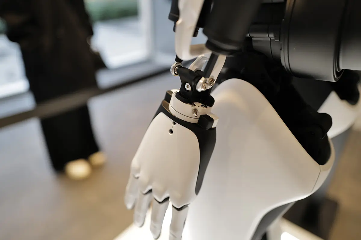 2030年、人間は工場から消える？思ったよりも早く自動車製造現場では「ロボットだけでクルマを製造する」ようになるかもしれない