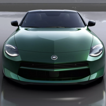 日産「フェアレディZ」2027年モデル先行公開。NISMOに“漢の6速MT”追加＆伝説のGノーズ風デザイン復活でファン感涙、レトロ路線を加速
