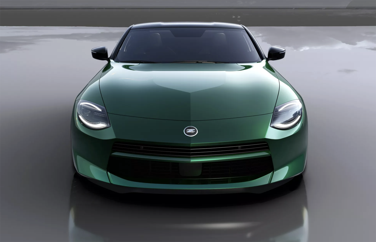 日産「フェアレディZ」2027年モデル先行公開。NISMOに“漢の6速MT”追加＆伝説のGノーズ風デザイン復活でファン感涙、レトロ路線を加速