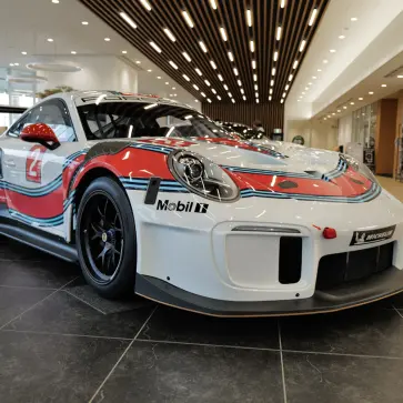 「トヨタディーラーにて」ポルシェ911 GT2 RS クラブスポーツ EVOを見てきた。世界限定200台の超希少モデルがなぜここに【動画】