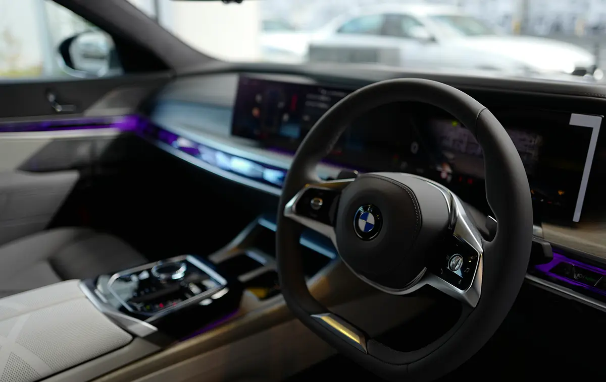 BMWが7シリーズのフェイスリフトにて「レベル3」自動運転を「レベル2に格下げ」。その現実的な理由とは