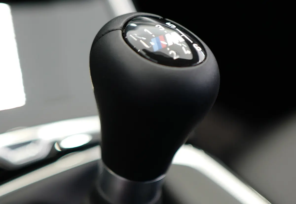 BMW M部門のボス「正直なところ、MTはエンジニア視点だとまったく意味も合理性もありません」。マニュアルトランスミッション消滅へのカウントダウンが始まる