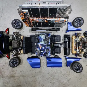 【BMWの挑戦】廃車が「宝の山」に化ける？各パーツから原材料を回収し再生、「資源が高騰するのでわずかな材料でも無駄にできません」