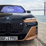 BMWが「巨大キドニー」を卒業？「ノイエクラッセ」ではグリルが縮小し、その理由は「センサーが小さくなり、さらに中国ではスマートな外観が好まれるようになったから」