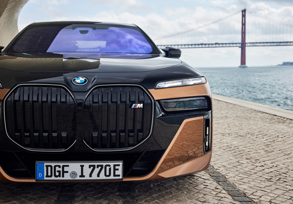 BMWが「巨大キドニー」を卒業？「ノイエクラッセ」ではグリルが縮小し、その理由は「センサーが小さくなり、さらに中国ではスマートな外観が好まれるようになったから」