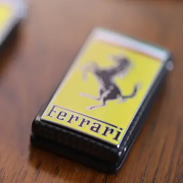 フェラーリが「チャレンジ・ストラダーレ」を復活させる?296GTBベース、ハイブリッドを捨てるという“究極の選択”が実現か